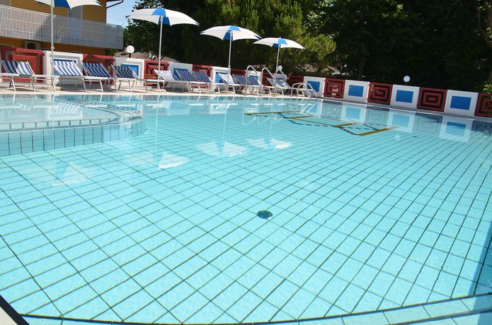 Imagen de la piscina del Hotel Germania, San Michele al Tagliament. Foto 18