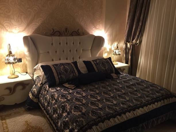 Imagen de la habitación del Hotel Germanicia. Foto 8