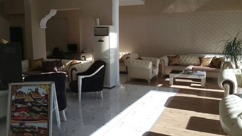 Imagen de los interiores del Hotel Germanicia. Foto 18
