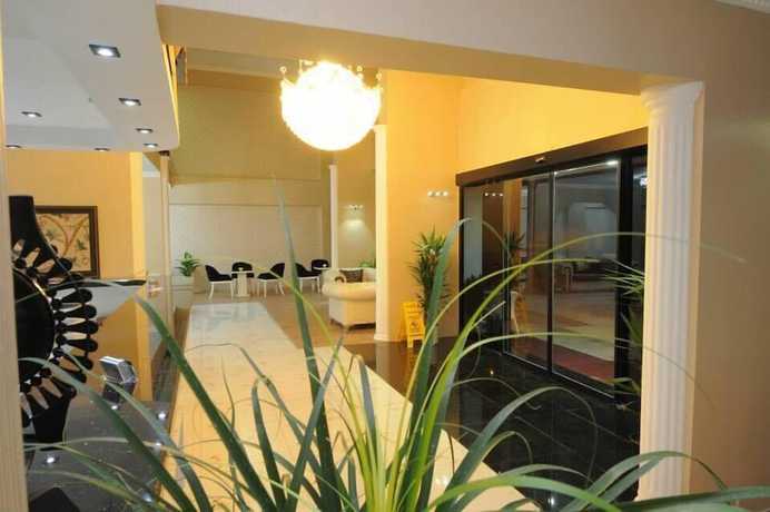Imagen de los interiores del Hotel Germanicia. Foto 19