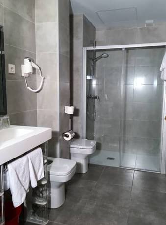 Imagen de la habitación del Hotel Gernika. Foto 9