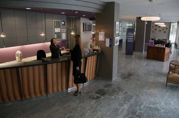 Imagen de los interiores del Hotel Geroldswil Swiss Quality. Foto 14