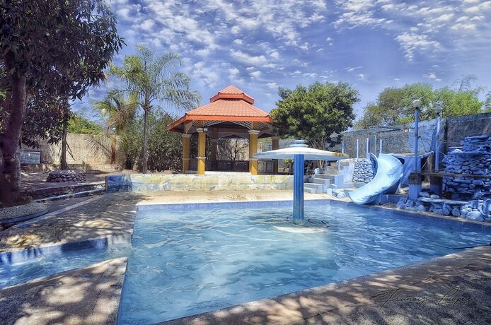 Imagen de la piscina del Hotel Gertes Resort and. Foto 19
