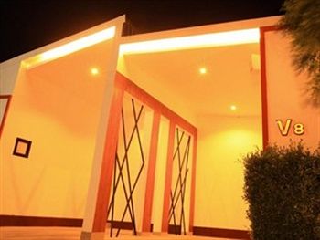 Imagen de los exteriores del Hotel Get Link Hip Hua Hin. Foto 12