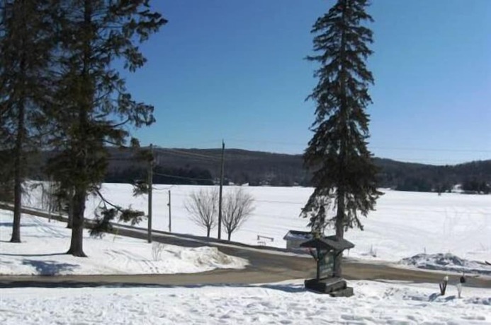 Imagen de los exteriores del Hotel GetAways At Haliburton Heights. Foto 20