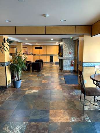 Imagen de los interiores del Hotel GetAways at Park Regency Resort. Foto 14