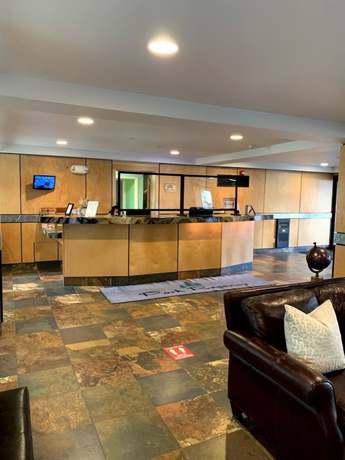 Imagen de los interiores del Hotel GetAways at Park Regency Resort. Foto 17