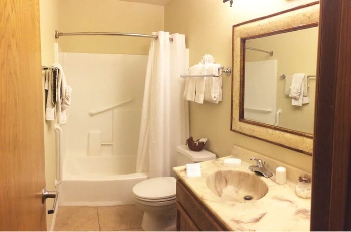 Imagen de la habitación del Hotel Getaways at Snow Lake Lodge. Foto 5