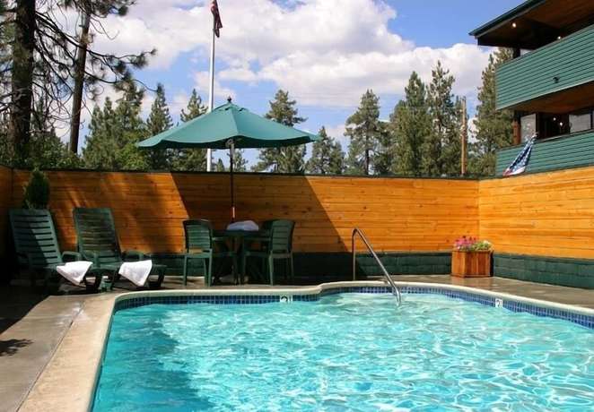 Imagen de la piscina del Hotel Getaways at Snow Lake Lodge. Foto 18