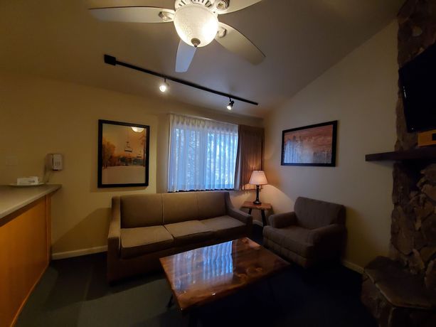 Imagen de la habitación del Hotel Getaways at Snow Lake Lodge. Foto 10