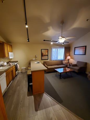 Imagen de la habitación del Hotel Getaways at Snow Lake Lodge. Foto 12