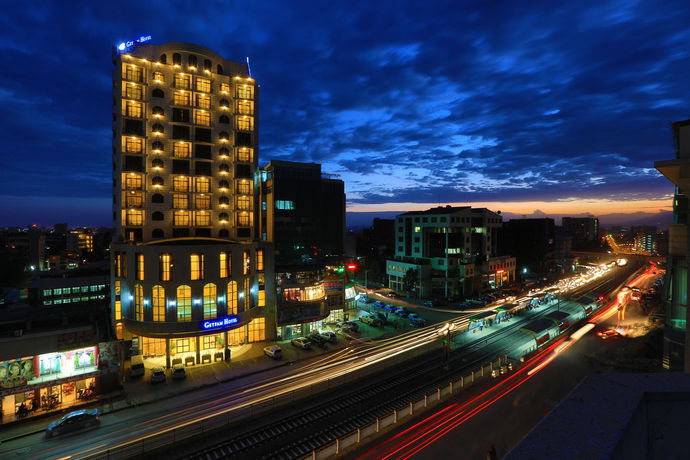 Imagen del bar/restaurante del Hotel Getfam. Foto 2