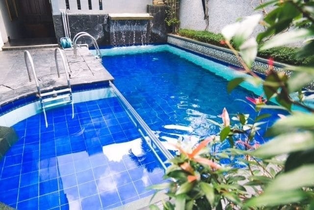 Imagen de la piscina del Hotel Geulis Boutique And Cafe. Foto 12