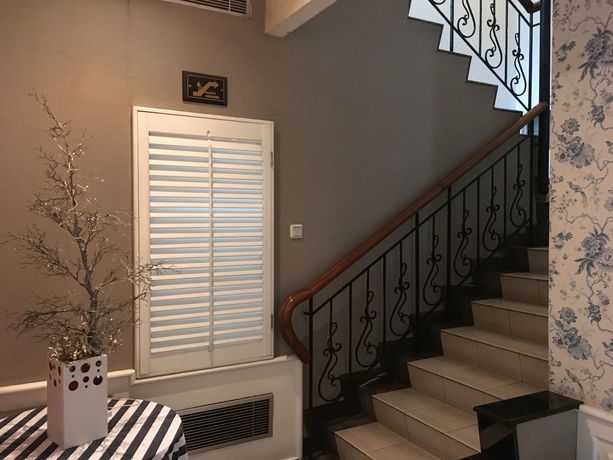 Imagen de los interiores del Hotel Geulis Boutique And Cafe. Foto 9