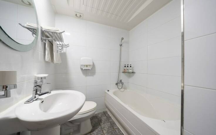 Imagen de la habitación del Hotel Geumjeong Bbarimong. Foto 17