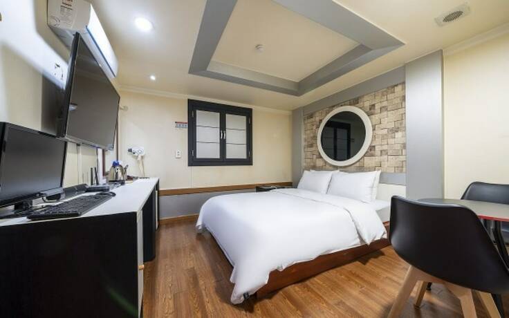 Imagen de la habitación del Hotel Geumjeong Bbarimong. Foto 18