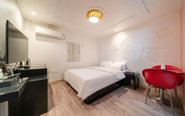 Imagen de la habitación del Hotel Geumjeong Chocolate. Foto 16