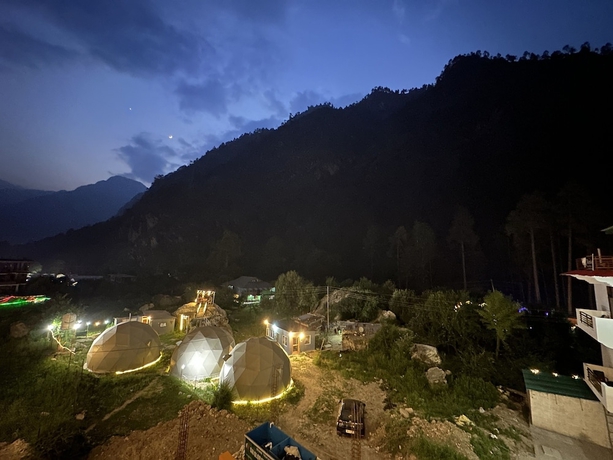 Imagen de los exteriores del Hotel Gezellig Inn - Magic Mountain. Foto 13