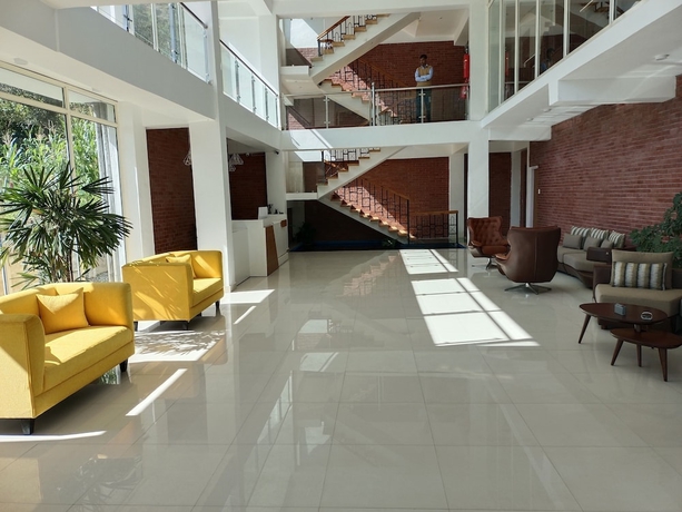 Imagen de los interiores del Hotel Gezellig Inn Oasis. Foto 12
