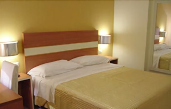 Imagen de la habitación del Hotel Gf. Foto 2