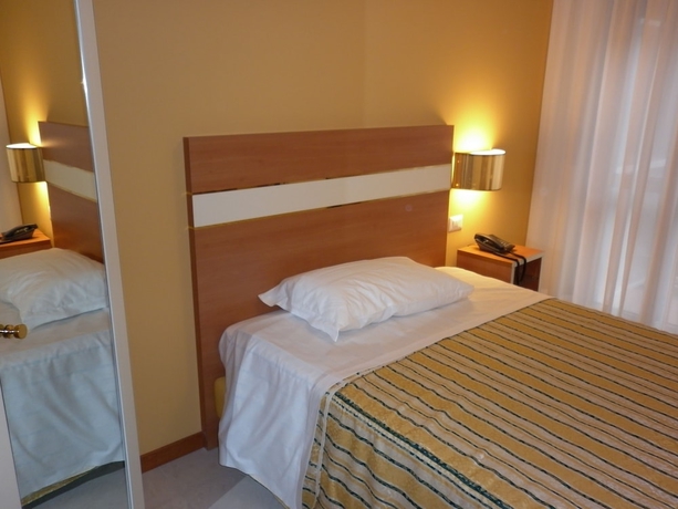 Imagen de la habitación del Hotel Gf. Foto 5