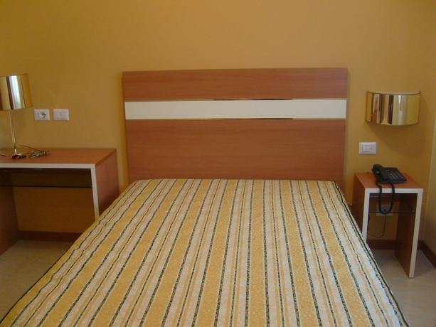 Imagen de la habitación del Hotel Gf. Foto 11