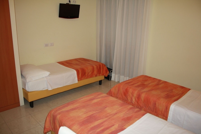 Imagen de la habitación del Hotel Gf. Foto 12