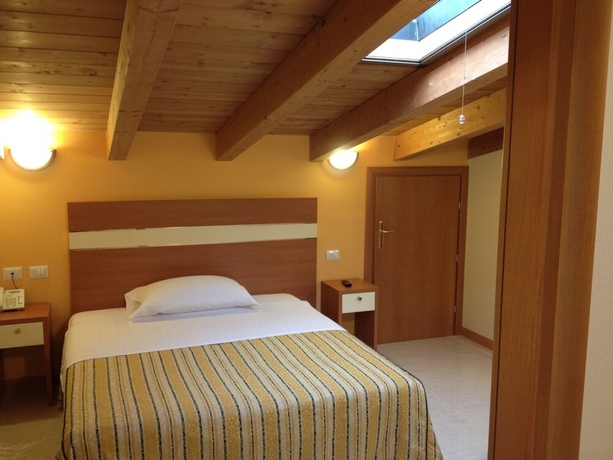 Imagen de la habitación del Hotel Gf. Foto 18