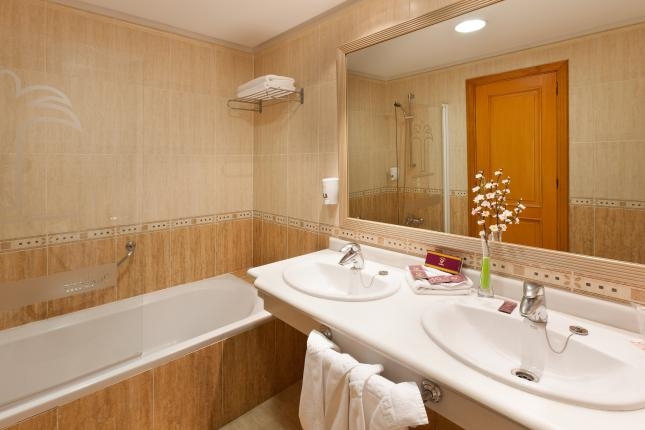 Imagen de la habitación del Hotel Gf Fañabe. Foto 5