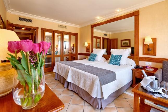 Imagen de la habitación del Hotel Gf Gran Costa Adeje. Foto 3
