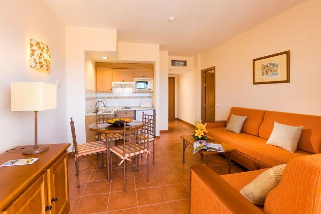 Imagen de la habitación del Hotel Gf Isabel. Foto 4