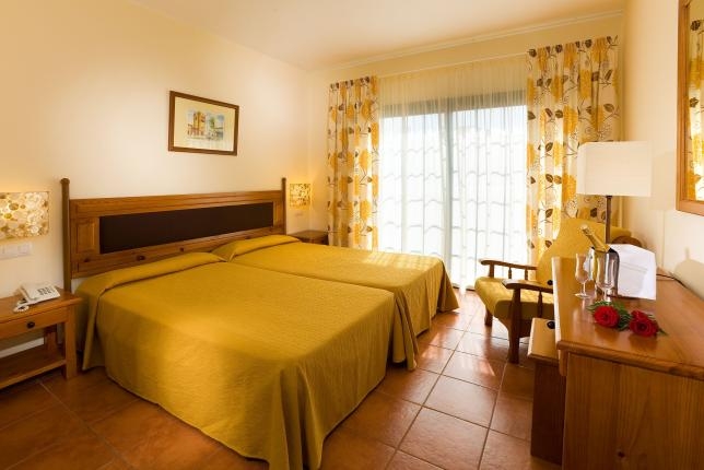 Imagen de la habitación del Hotel Gf Isabel. Foto 5