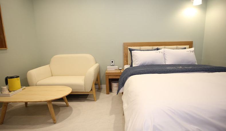 Imagen de la habitación del Hotel Ggulzam. Foto 2