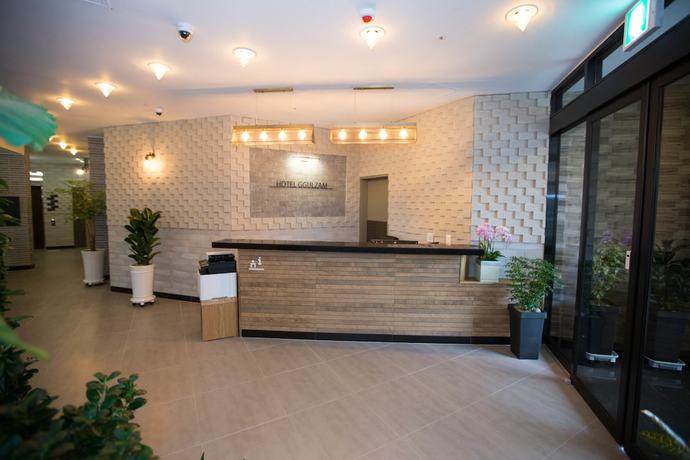 Imagen de los interiores del Hotel Ggulzam. Foto 13