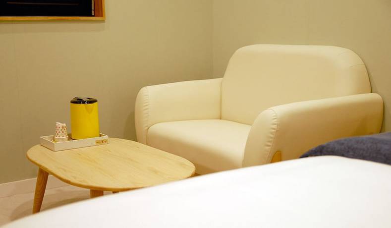 Imagen de la habitación del Hotel Ggulzam. Foto 6