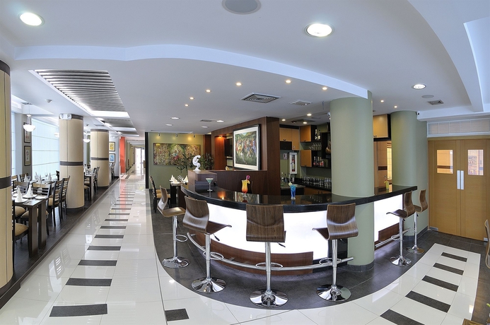 Imagen del bar/restaurante del Hotel Gh Galeria. Foto 4