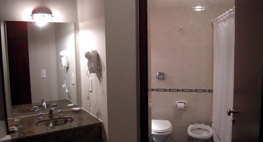 Imagen de la habitación del Hotel Ghala. Foto 1