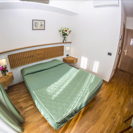 Imagen de la habitación del Hotel Ghibellino. Foto 10