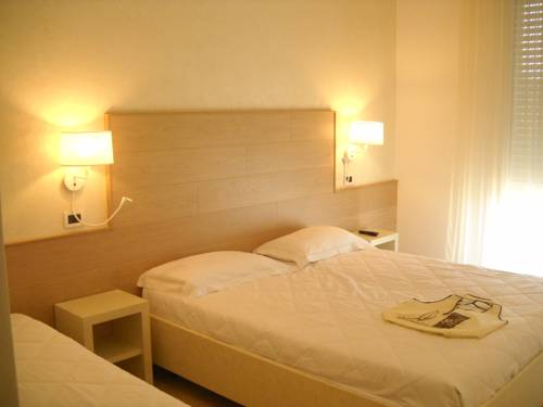 Imagen de la habitación del Hotel Ghirlandina. Foto 2