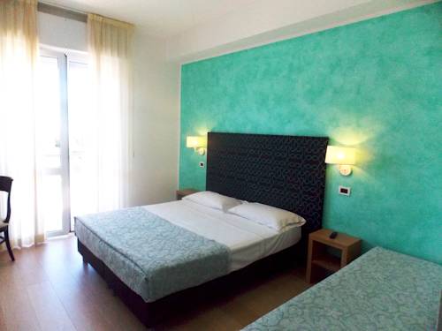 Imagen de la habitación del Hotel Ghirlandina. Foto 8