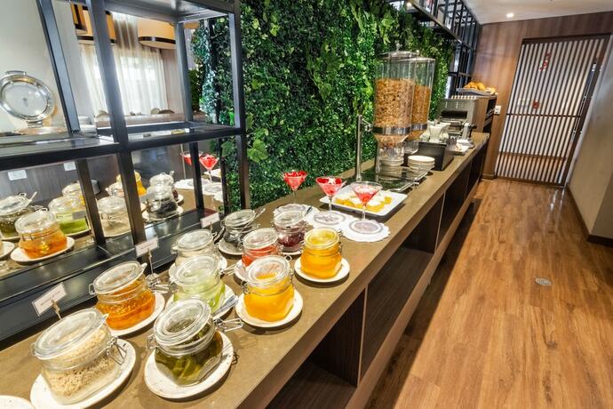 Imagen del bar/restaurante del Hotel Ghl Bogota Occidente. Foto 14