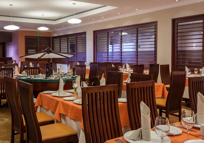 Imagen del bar/restaurante del Hotel Ghl Capital. Foto 3