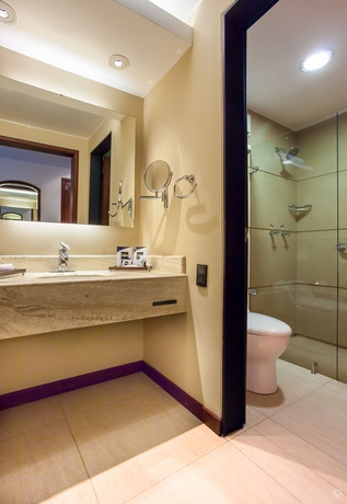 Imagen de la habitación del Hotel Ghl Capital. Foto 8