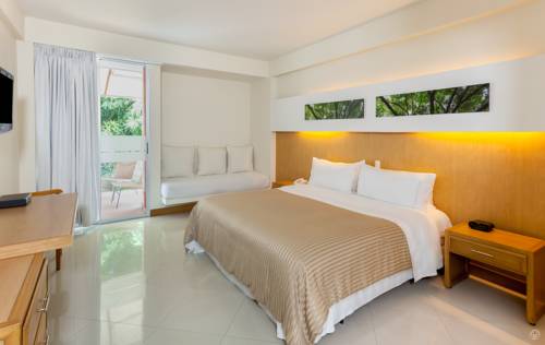 Imagen de la habitación del Hotel Ghl Club El Puente. Foto 6