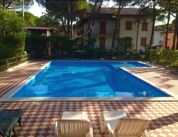 Imagen de la piscina del Hotel Ghotel Lignano. Foto 14