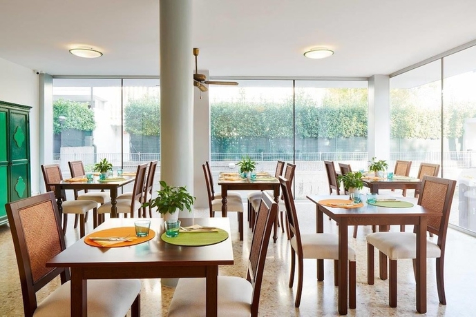 Imagen del bar/restaurante del Hotel Ghotel Lignano. Foto 4