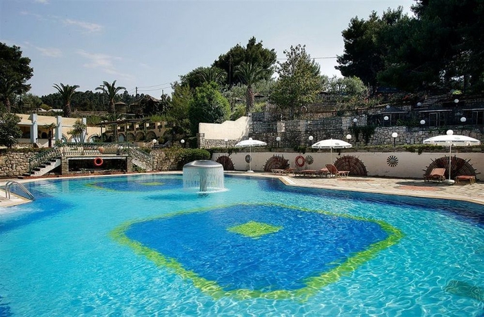 Imagen de la piscina del Hotel Ghotels Macedonian Sun. Foto 13