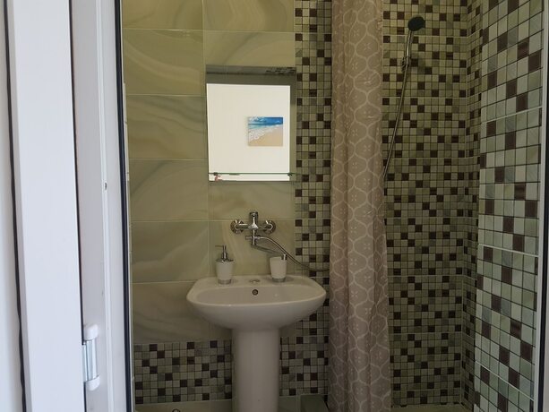 Imagen de la habitación del Hotel Ghouse. Foto 18