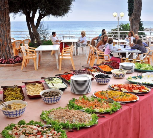 Imagen del bar/restaurante del Hotel Ght Xaloc. Foto 3