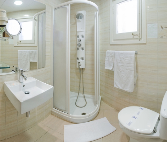 Imagen de la habitación del Hotel Ght Xaloc. Foto 8